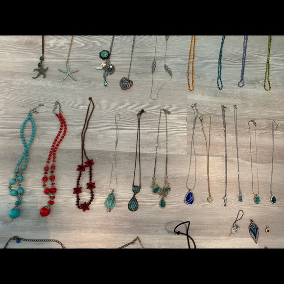 necklaces and 5 charms - read! - Picture 3 of 12